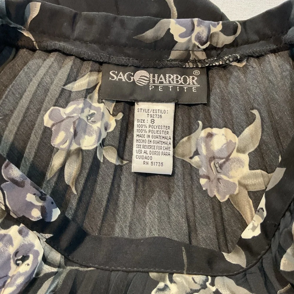 SAG Harbor Petite Long Black w/Floral Pleated Skirt Size 8 Flowing Formal Casual